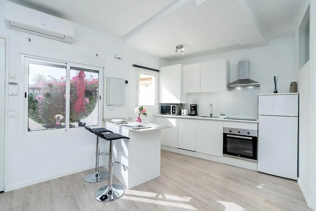 Cabopino Port Modern 2 Bedroom Apartment Marbella 0*,  Spanje